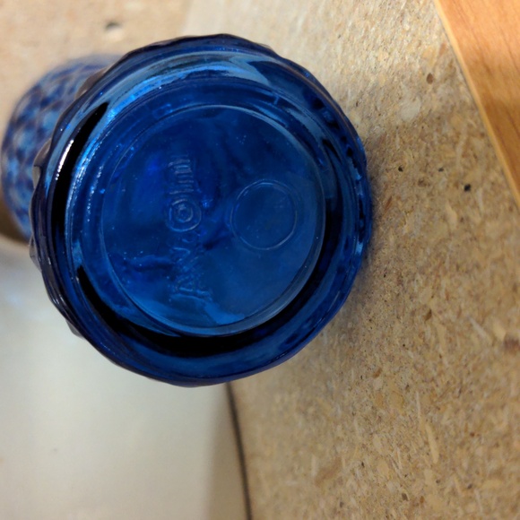 Vintage Collectible Avon Bottle - Picture 2 of 4